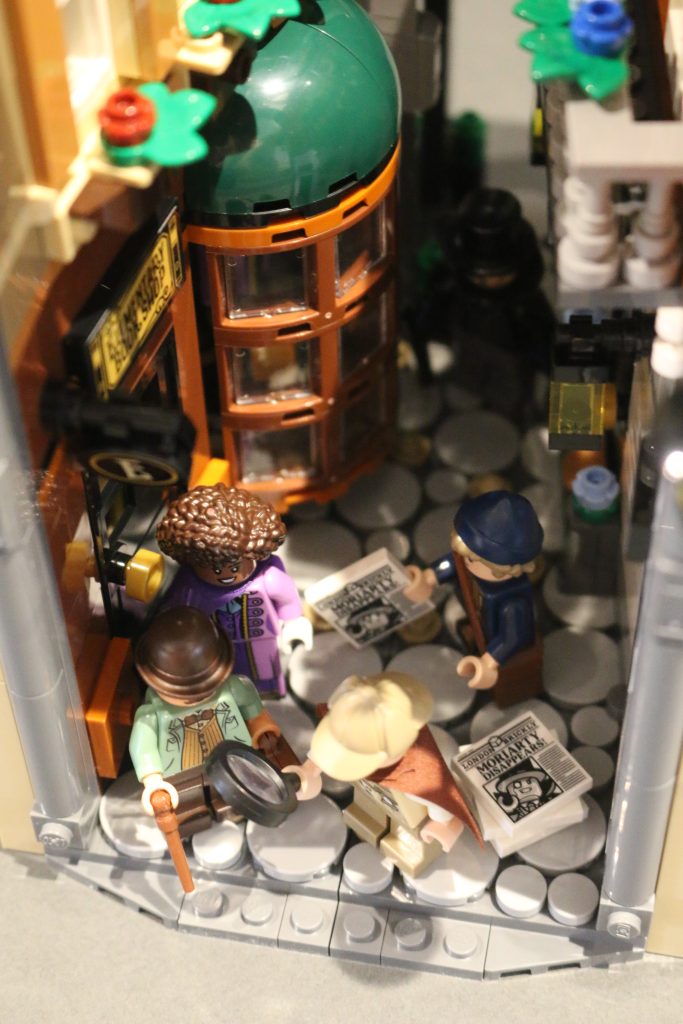 LEGO Icons 10351 Sherlock Holmes Book Nook review 34 683x1024