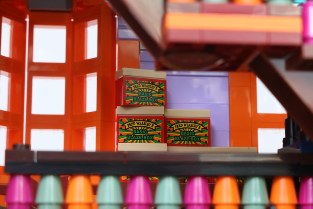 LEGO Harry Potter 75978 Diagon Alley review 32