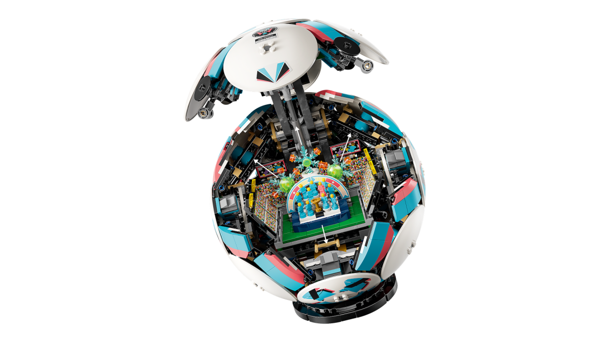 LEGO Editions 43019 Football 8 1200x675