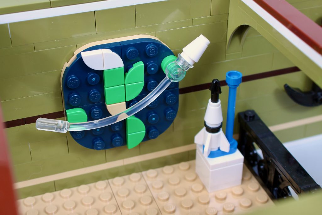 LEGO Icons 10326 Natural History Museum review 36 1024x683