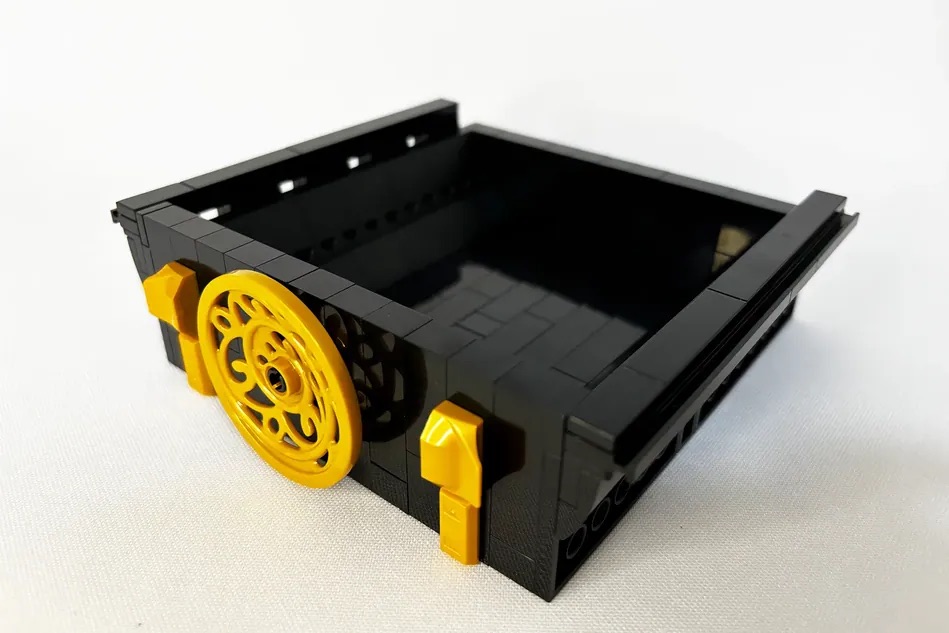 LEGO Ideas Working Ornate Card Shuffler 4
