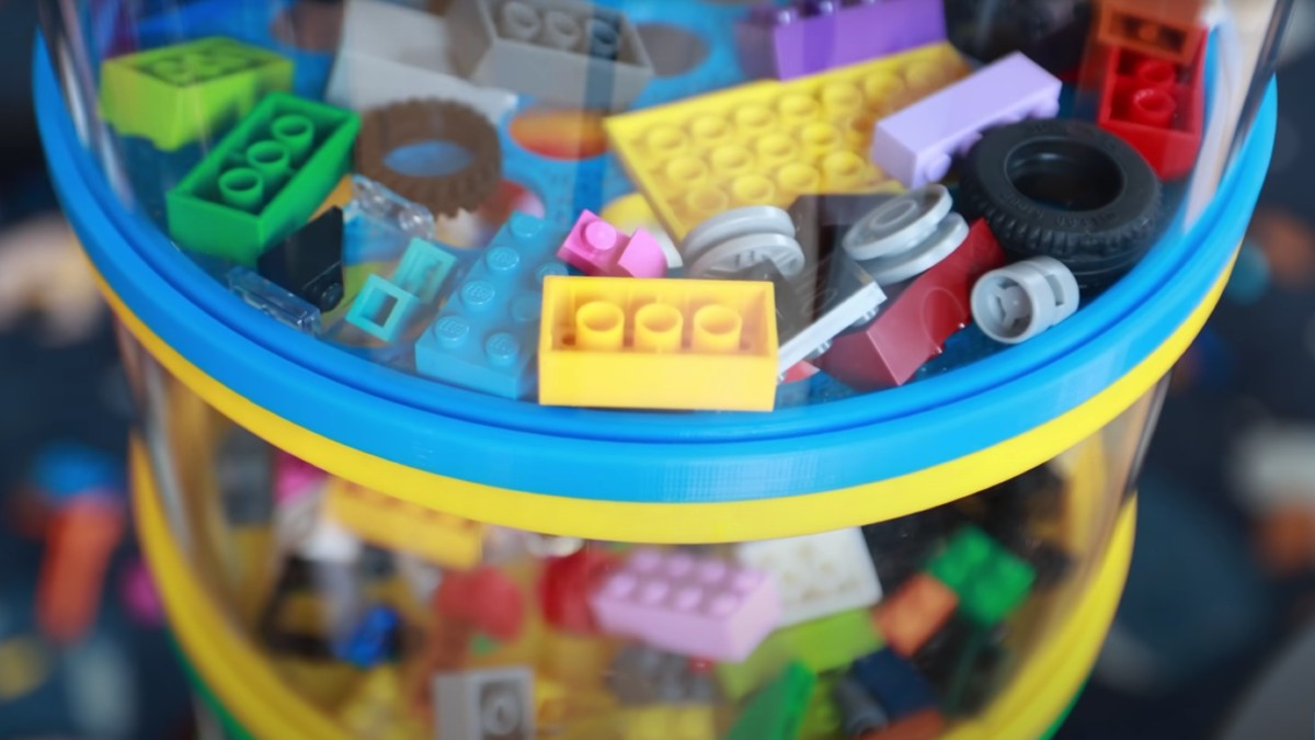 This LEGO vacuum tidies your bricks and sorts them too