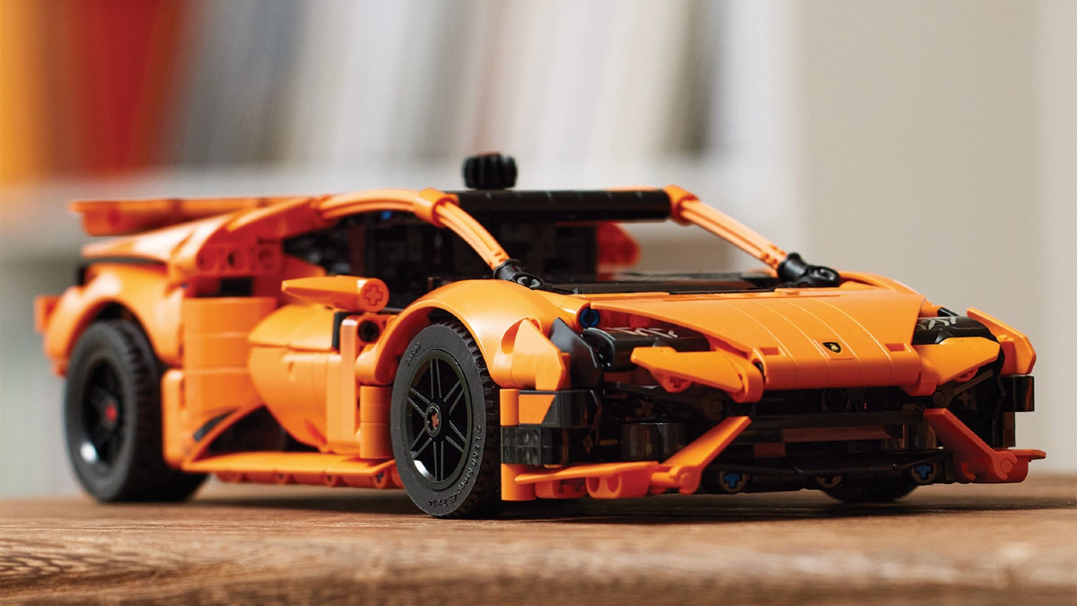 LEGO Technic 42196 Lamborghini Huracán Tecnica Orange revealed