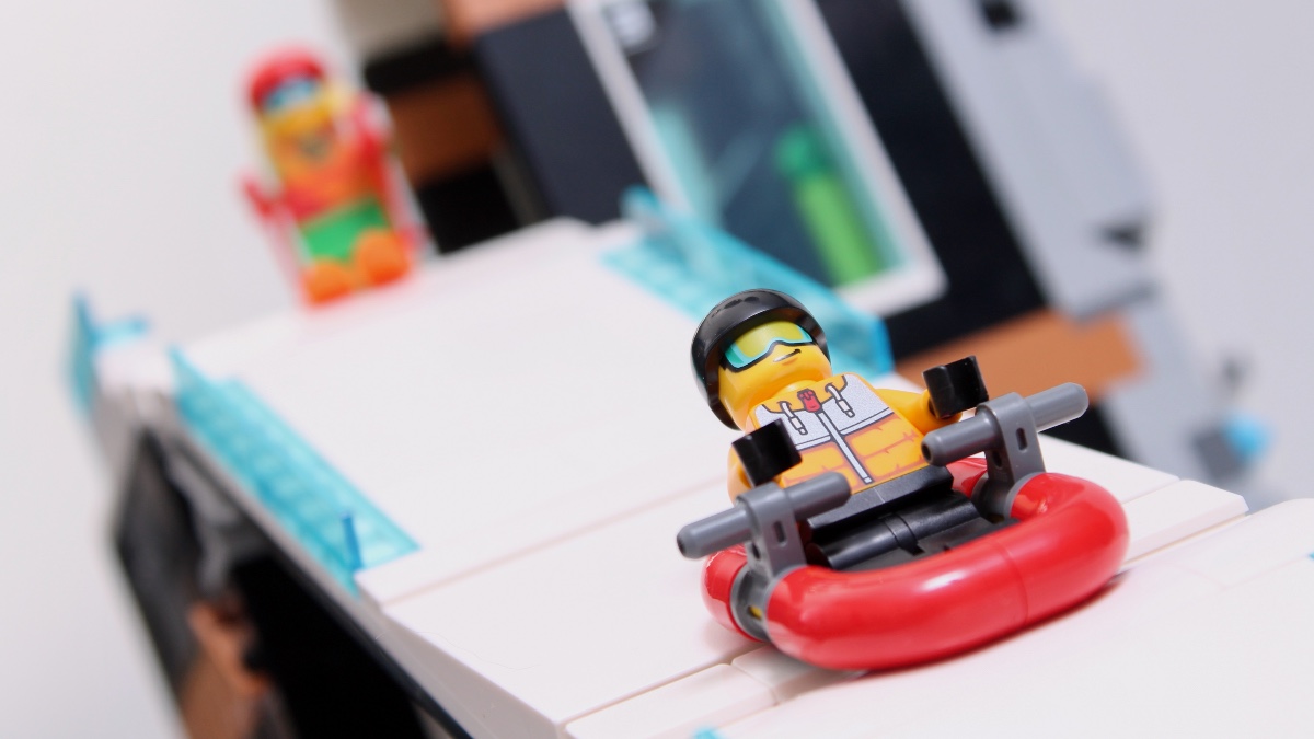 LEGO City 60366 Ski and Climbing Center review