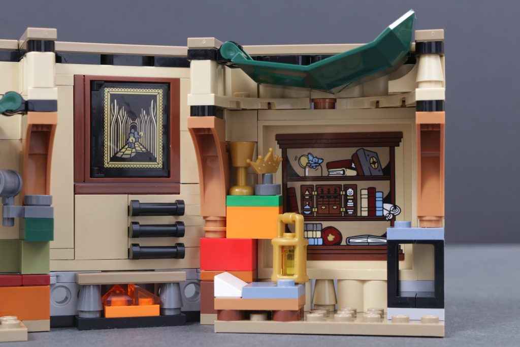 LEGO Harry Potter 40770 Hogwarts Castle Room of Requirement review 4 1024x683