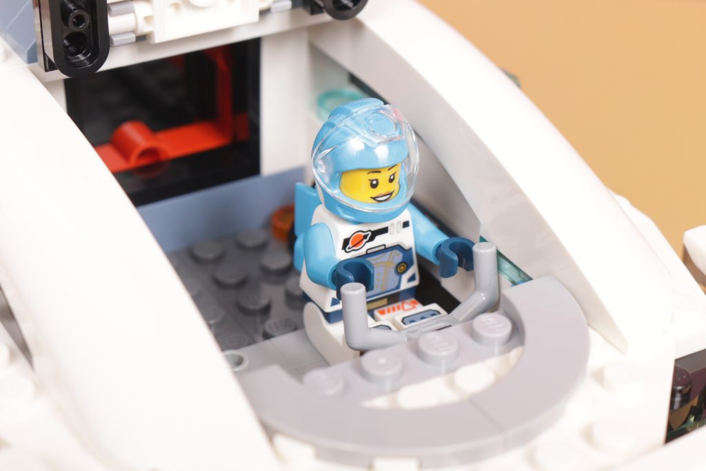 LEGO City 60432 Command Rover and Crane Loader review 26 1024x683