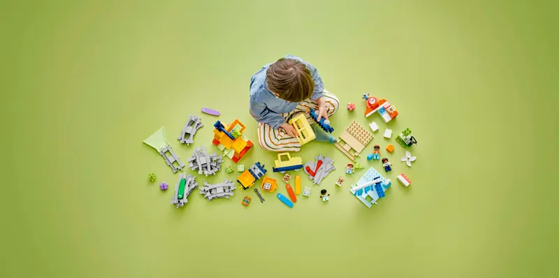 LEGO DUPLO 10428 Big Interactive Community Train Lifestyle 3