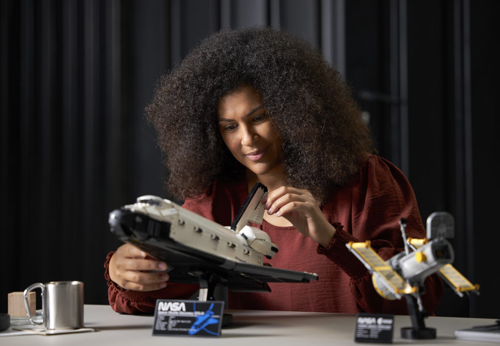 LEGO NASA Space Shuttle Discovery 3