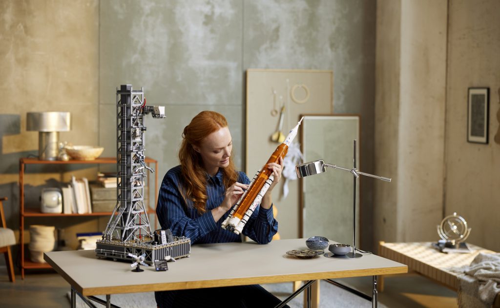 LEGO Icons 10341 NASA Artemis Space Launch System 19 1024x631