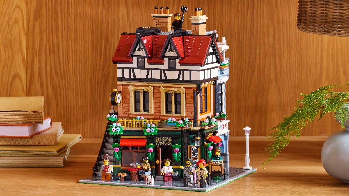 LEGO Icons 10350 Tudor Corner modular building officially revealed