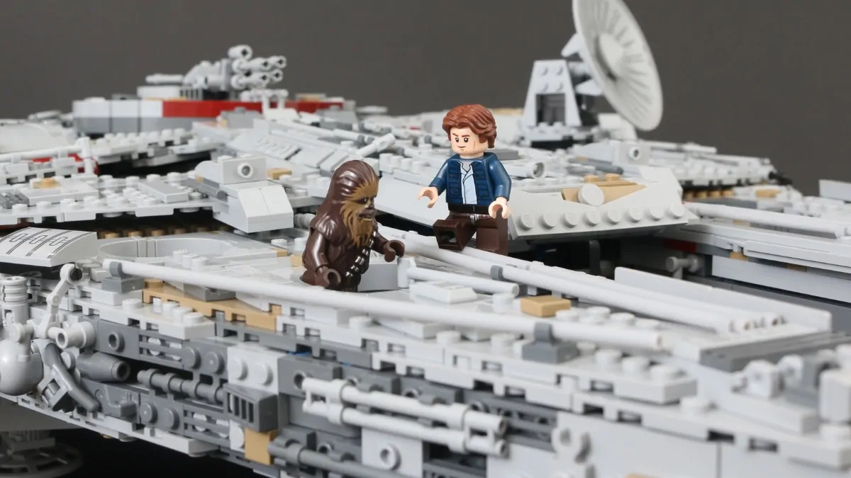 The biggest differences between the new and old LEGO Star Wars UCS Millennium Falcons