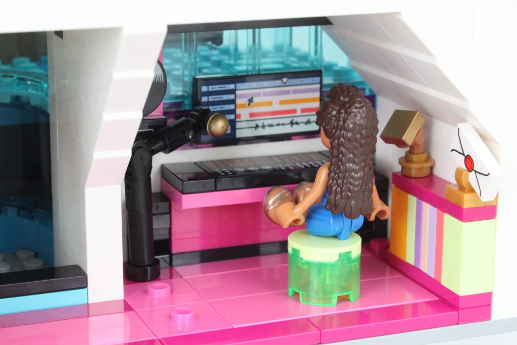 lego friends 42639 andreas modern mansion review 24 1024x683