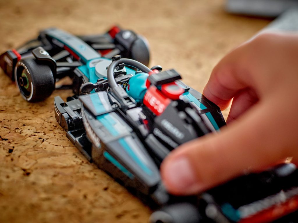 LEGO Speed Champions 77244 Mercedes AMG PETRONAS W15 F1 Race Car 5 1024x767