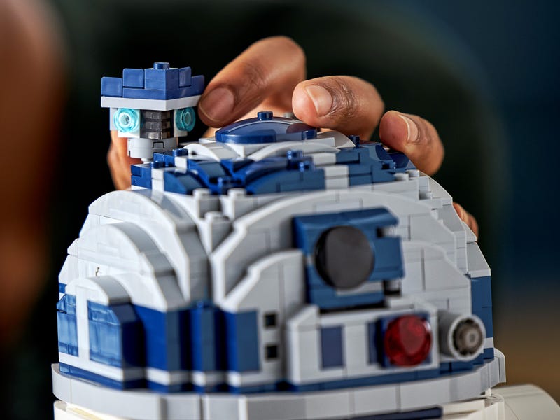 LEGO Star Wars 75308 R2 D2 27
