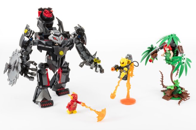 LEGO DC Super Heroes 76117 Batman Mech vs. Poison Ivy Mech announced