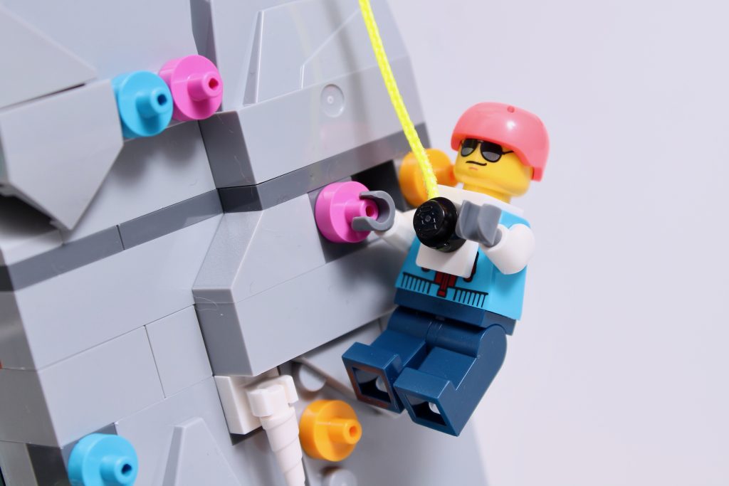 LEGO City 60366 Ski and Climbing Center review 20 1024x683