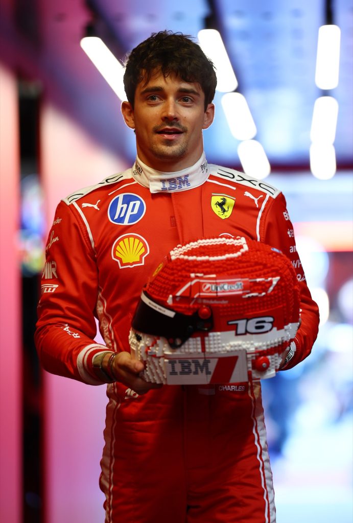 LEGO Ferrari Helmets paddock assets 20 691x1024