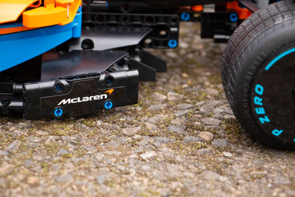 LEGO Technic 42141 McLaren Formula 1 Race Car review 33 1024x683