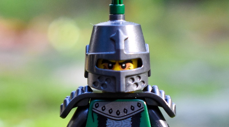 Brick Pic of the Day: Ready to duel