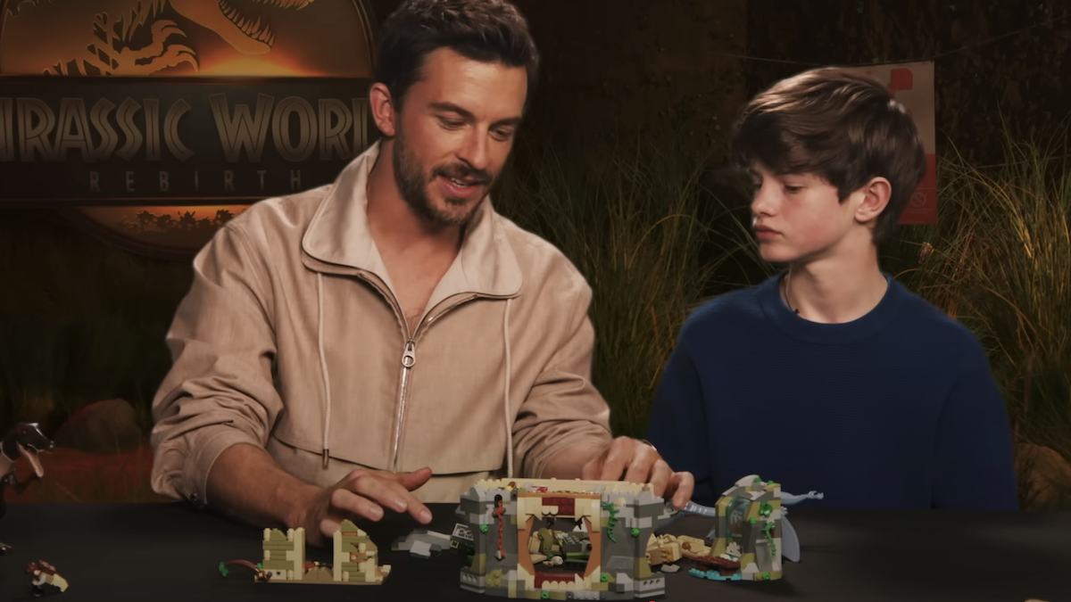 Jurassic World star Jonathan Bailey builds a LEGO set – without instructions