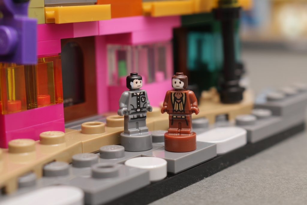 LEGO Harry Potter 76444 Diagon Alley Wizarding Shops review 73 1024x683