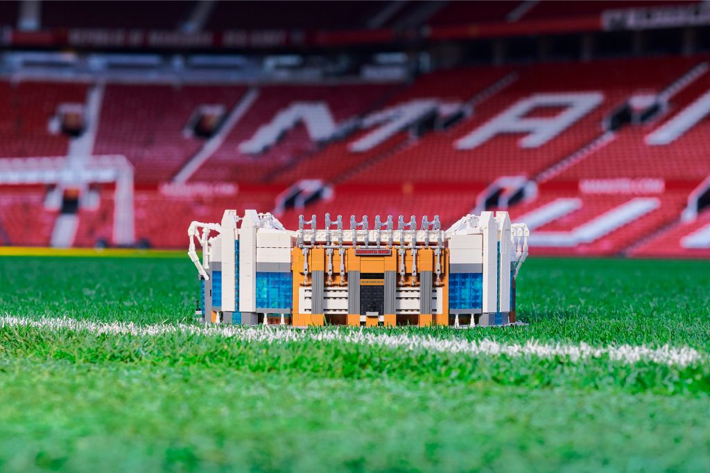 LEGO Creator Expert 10272 Old Trafford Manchester United stadium 2