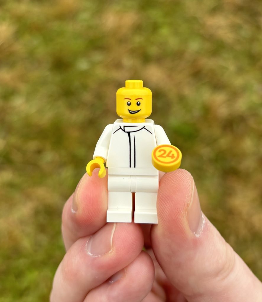 LEGO Play Day 2024 exclusive minifigure 1 887x1024