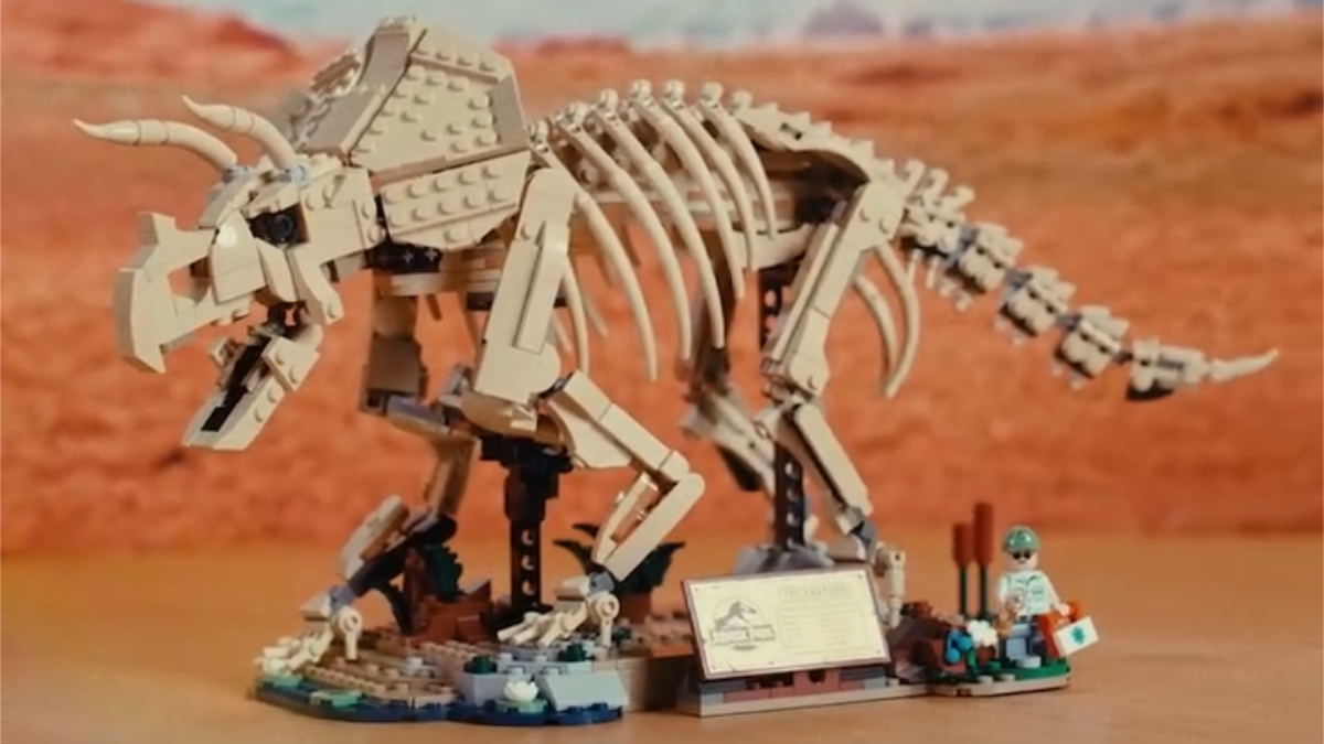 LEGO’s new Triceratops immediately abandons skeleton scale
