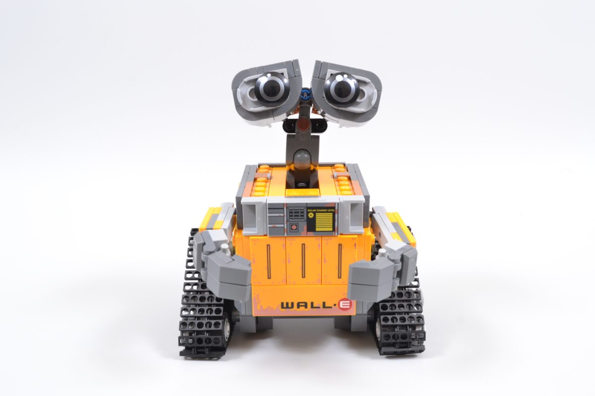 LEGO Disney 43279 WALL E and EVE 3 1200x800