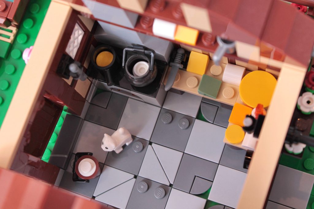 LEGO Icons 10332 Medieval Town Square review 40 1024x683