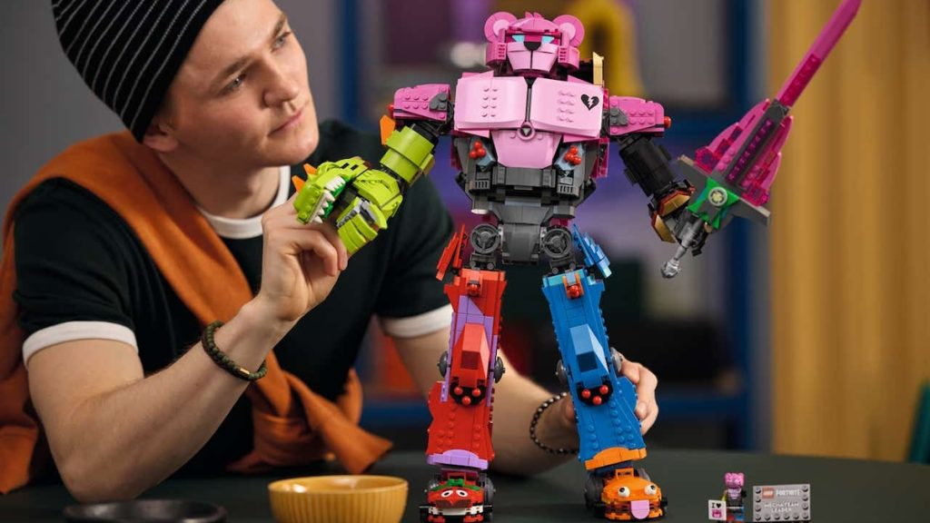 LEGO Fortnite 77078 Lifestyle Cons 03 1 1024x576