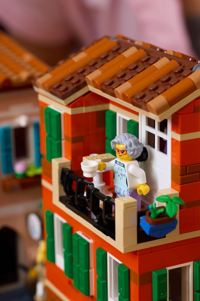 LEGO Ideas 21359 Italian Riviera 12 683x1024