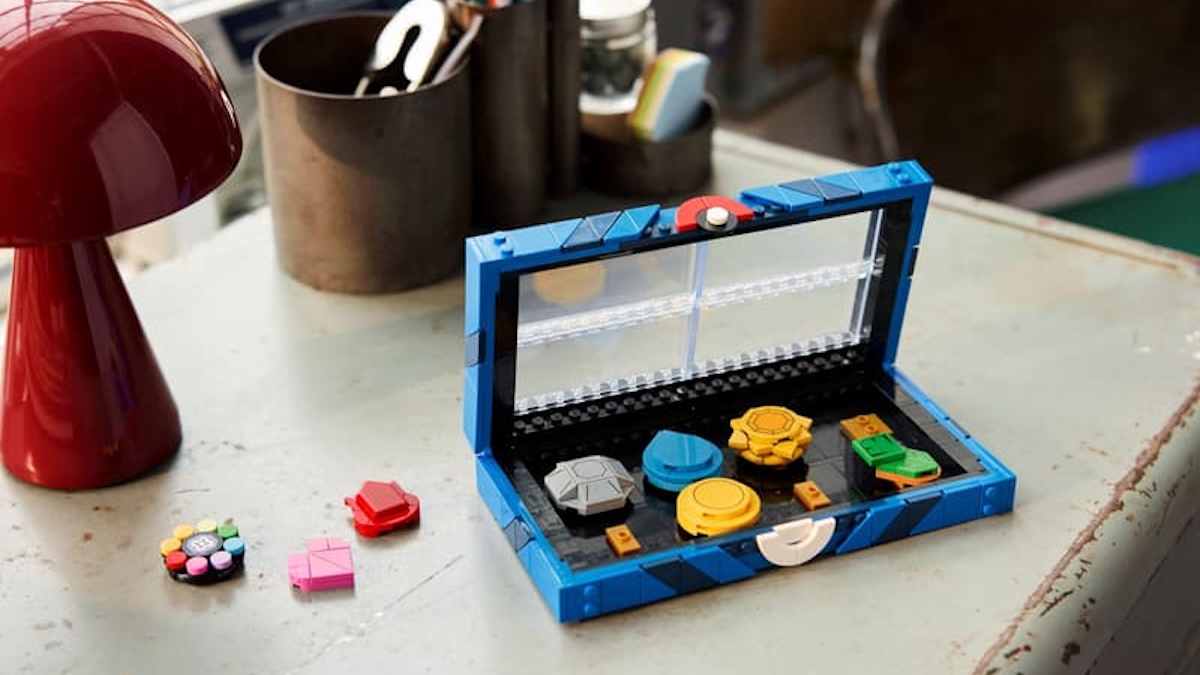 Custom LEGO Kanto Badge GWP and Pokémon Center stickers appear