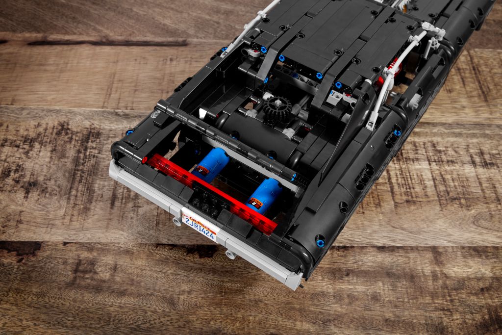 LEGO Technic Fast Furious 42111 Doms Dodge Charger 31