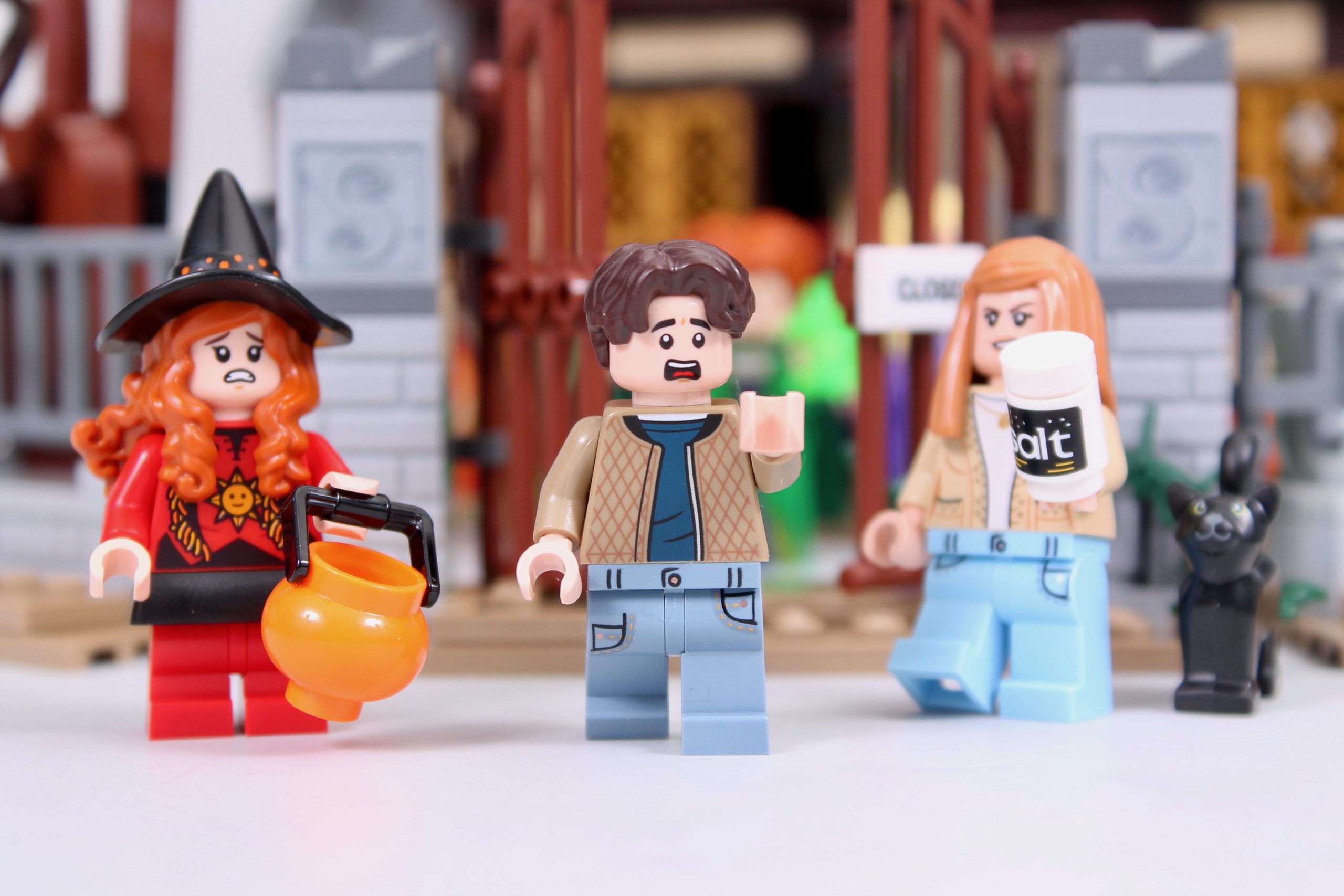 LEGO Ideas 21341 Disney Hocus Pocus The Sanderson Sisters Cottage review 53 scaled