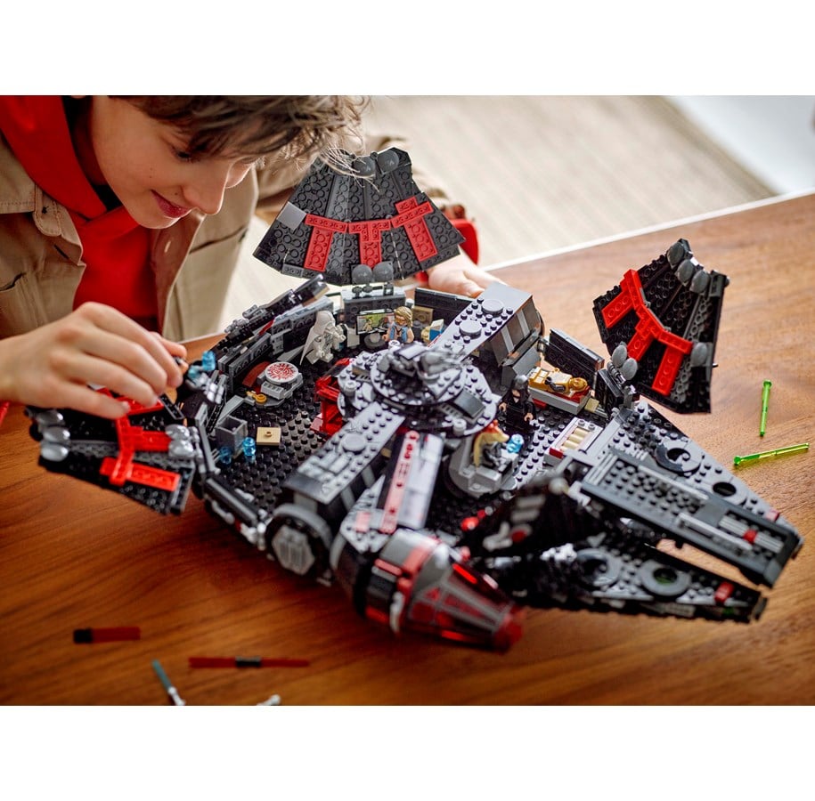 LEGO Star Wars 75389 The Dark Falcon 12