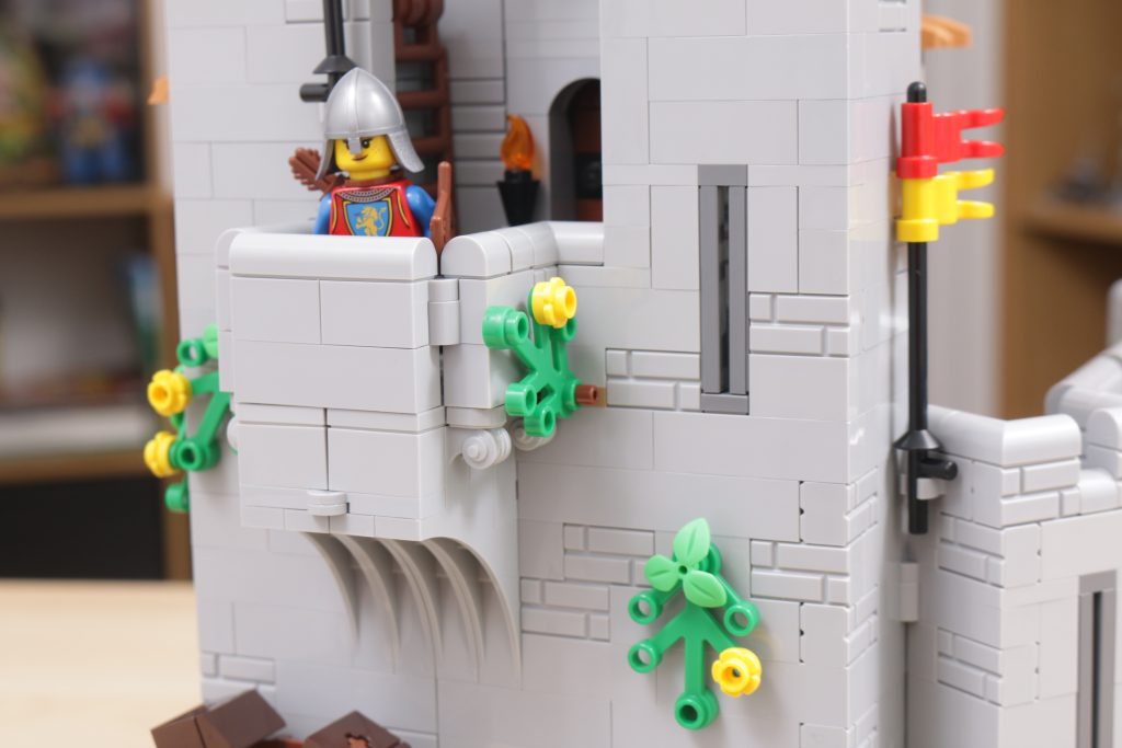 LEGO ICONS 10305 Lion Knights Castle review 53 1024x683
