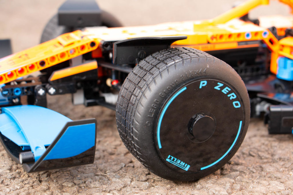LEGO Technic 42141 McLaren Formula 1 Race Car review 24 1024x683
