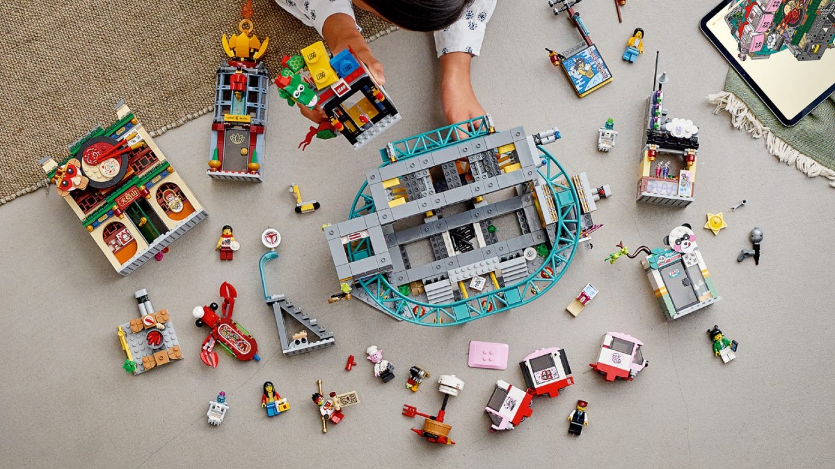 Why is there an extra track piece in LEGO Monkie Kid 80036 The City of Lanterns?