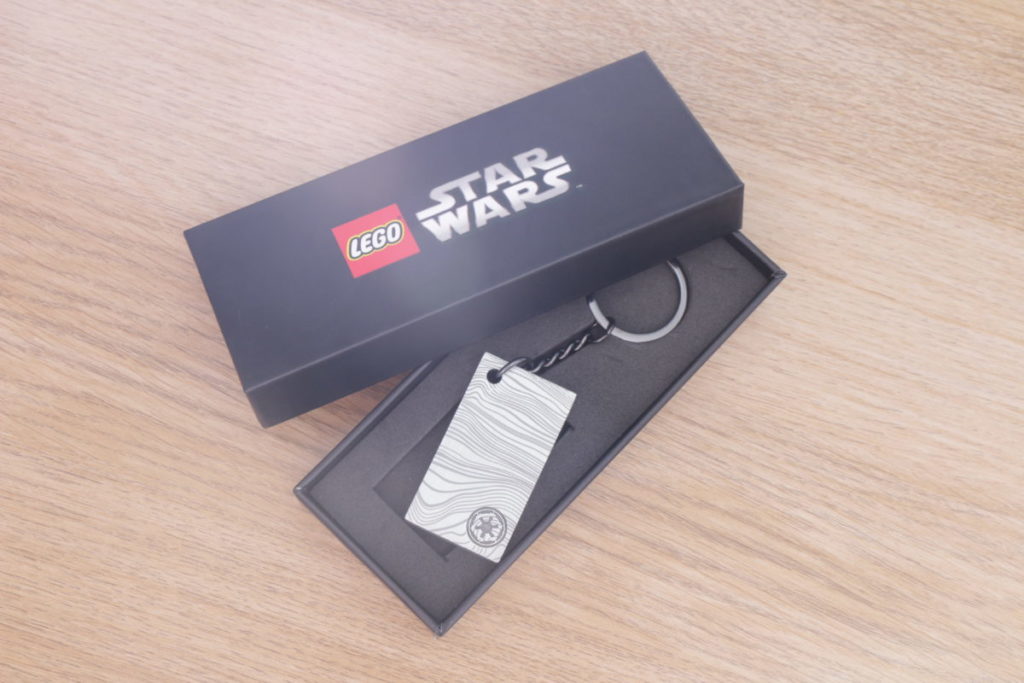 LEGO Star Wars 5007403 The Mandalorian Beskar Keyring gift with purchase review 3 1024x683