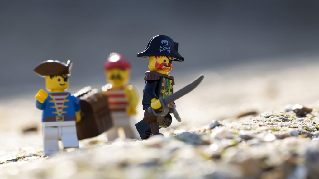 Brick Pic of the Day: Captain Redbeard's Treasure