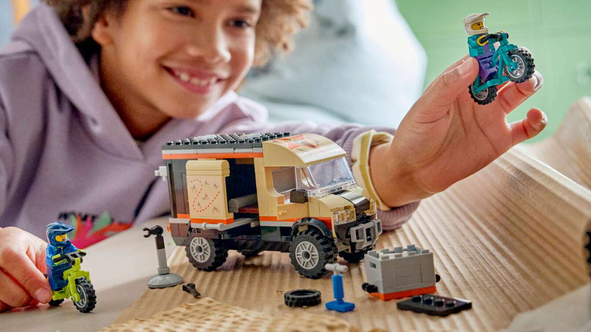 LEGO City 60512 Mountain Bike Adventure Van featured